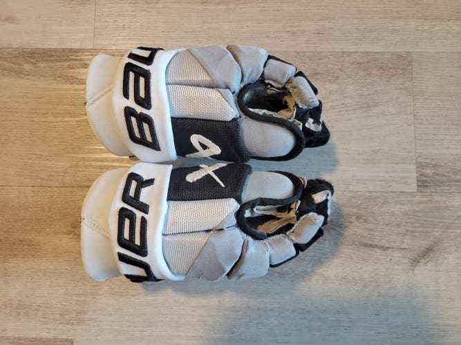 Bauer Vapor Hyperlite Gloves 12" Pro Stock Rare size Friars