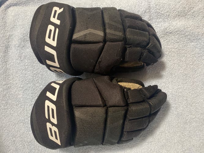 Bauer Supreme 150 12”-30cm hockey gloves good condition