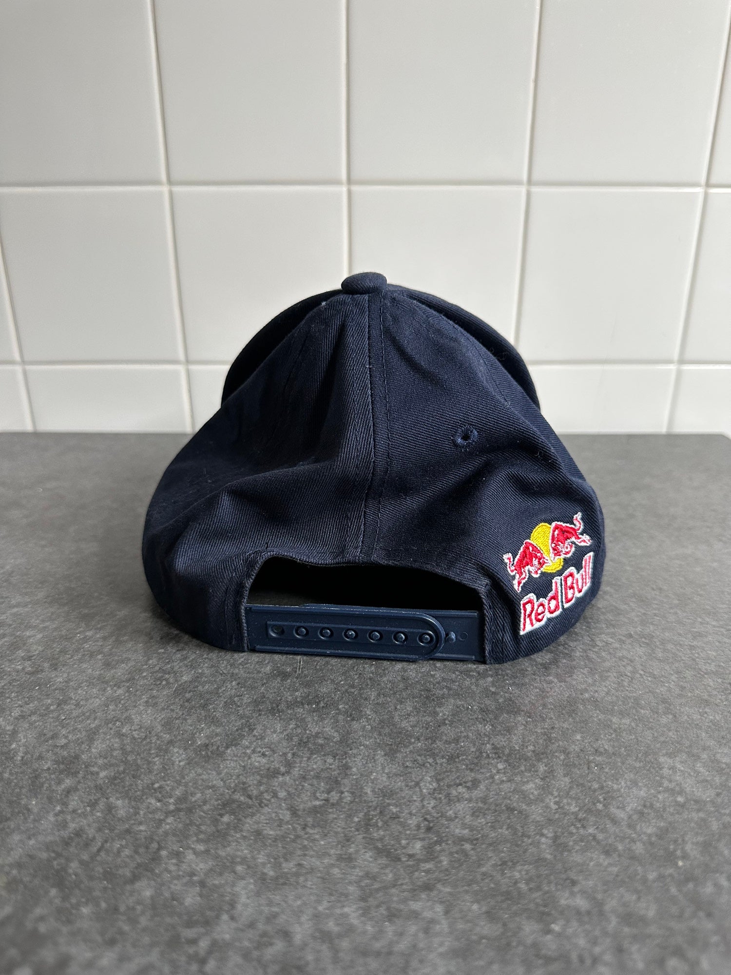 RedBull Athlete only レッドブル アスリート オンリー Bull Red