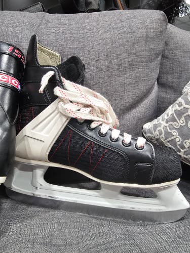 Used Senior CCM Pro 155 Hockey Skates 10