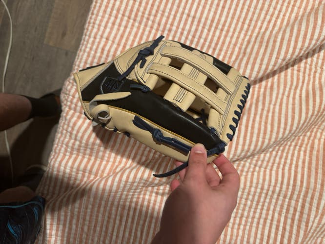 New 2023 Outfield 12.5" C2 Baseball Glove