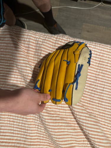 New 2023 Infield 11.75" C2 Baseball Glove