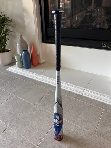 Great Condition, Used 2023 Louisville Slugger BBCOR Certified Alloy 29 oz 32" Omaha Bat