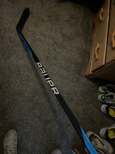 Nexus hockey stick righty