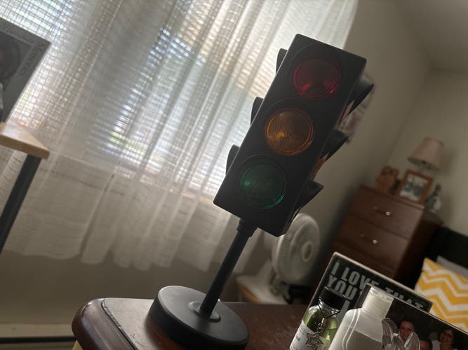 Stoplight Traffic Light Desk Light With 2 Different Traffic Light Features
