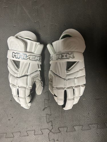 Maverik max gloves