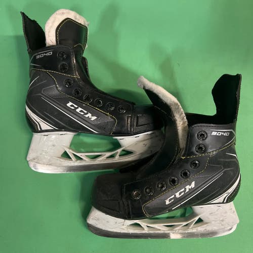Used CCM Tacks 9040 Hockey Skates D&R (Regular) 1.0 - Junior