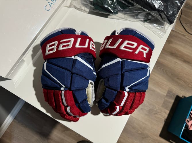 Bauer hyperlite pro stock Montreal Canadiens gloves