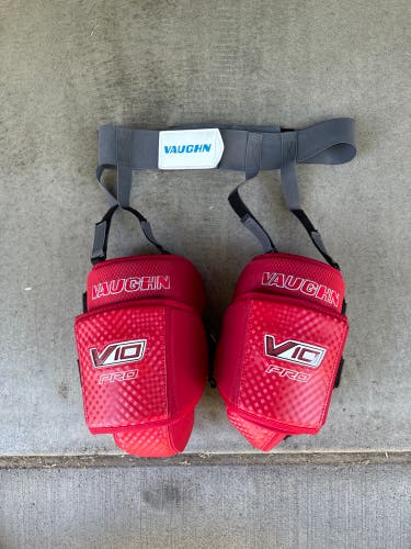 Vaughn V10 Pro knee thigh goalie pads