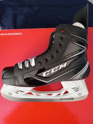 New Senior CCM RibCor 74K Hockey Skates Regular Width Size 6