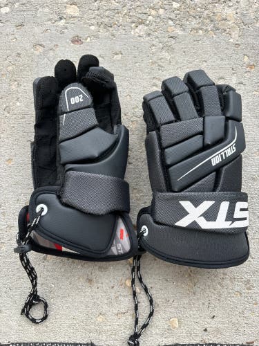 STX Stallion 200 youth lacrosse gloves