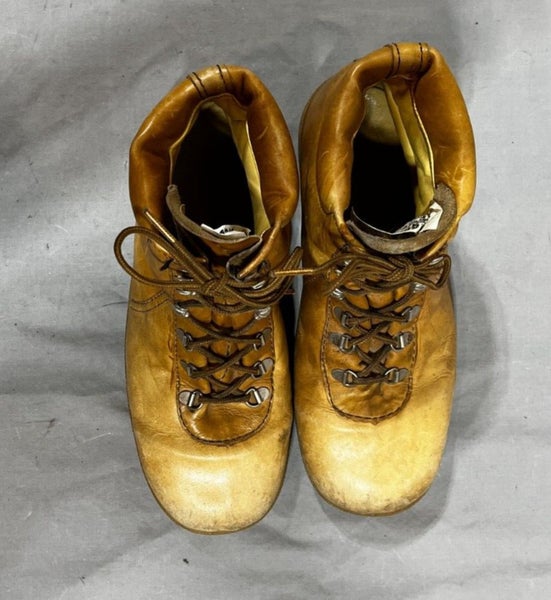 Vintage Maple Leaf Shoes Canada Padded Brown Leather Boots US Men's 9 GREAT