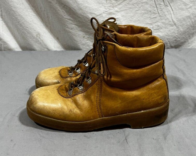 Vintage Maple Leaf Shoe co Fur Boots 12 mens Vintage Maple Leaf Shoes Canada Padded Brown Leather Boots  main image 2