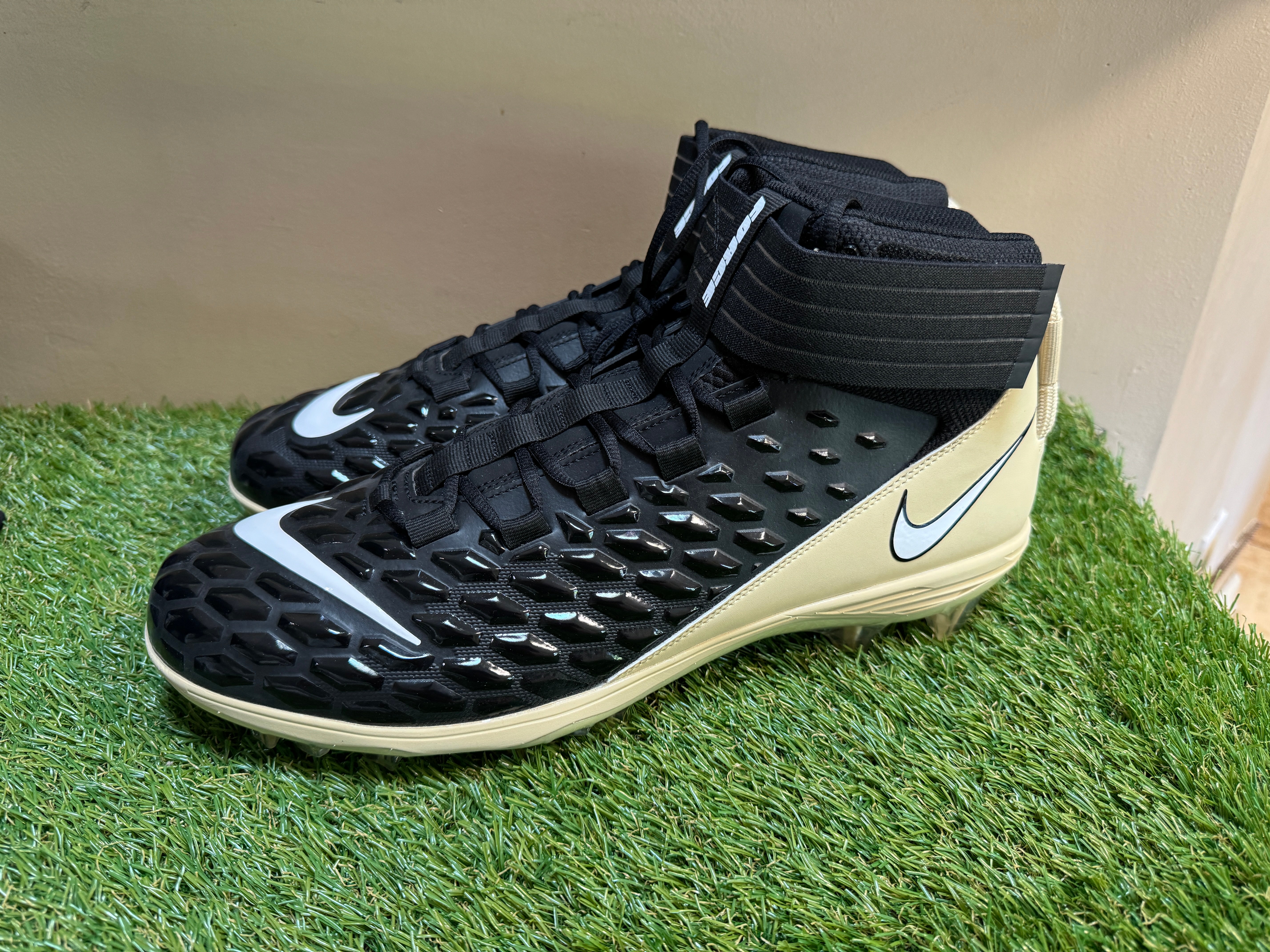 Nike Mens 16 Force Savage Pro 3 Football Cleats White/Grey  display picture 1