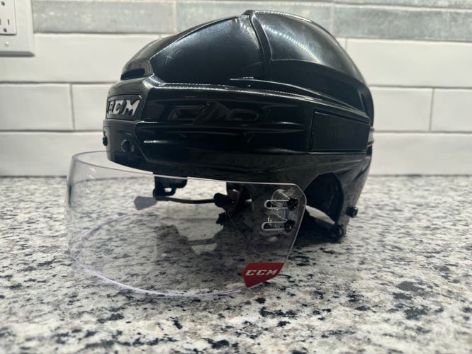 CCM tacks 910 Medium Black Helmet With Short Cut Visor