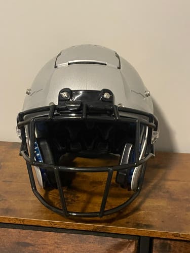 New Large Schutt F7 Helmet