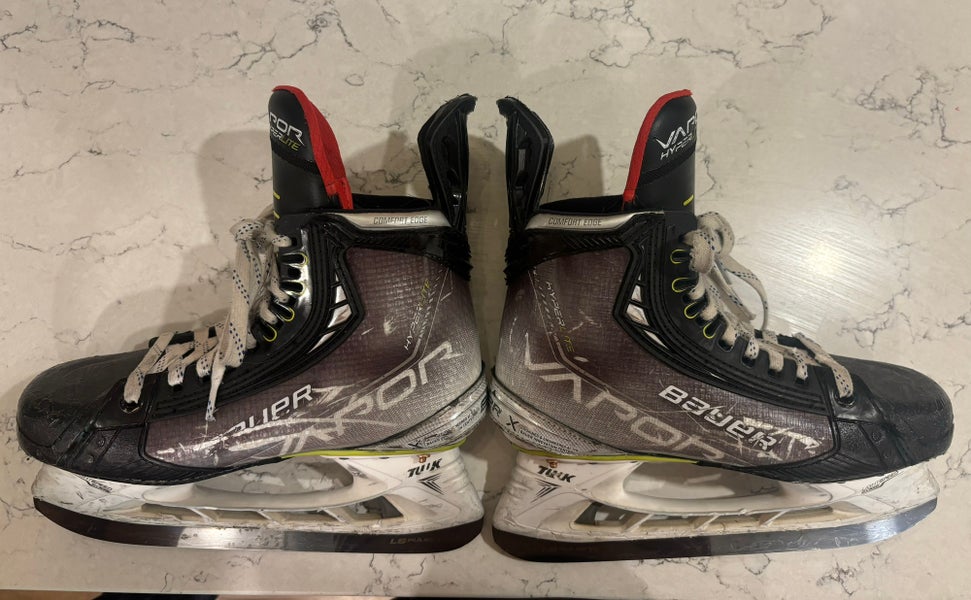 Used Intermediate Bauer Hyperlite With Pulse Ti Black Steel Size 5.5 Vapor Hyperlite Hockey Skates