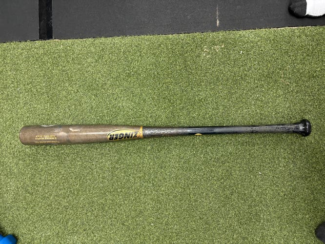 Zinger 33" X50 Maple Wood Bat
