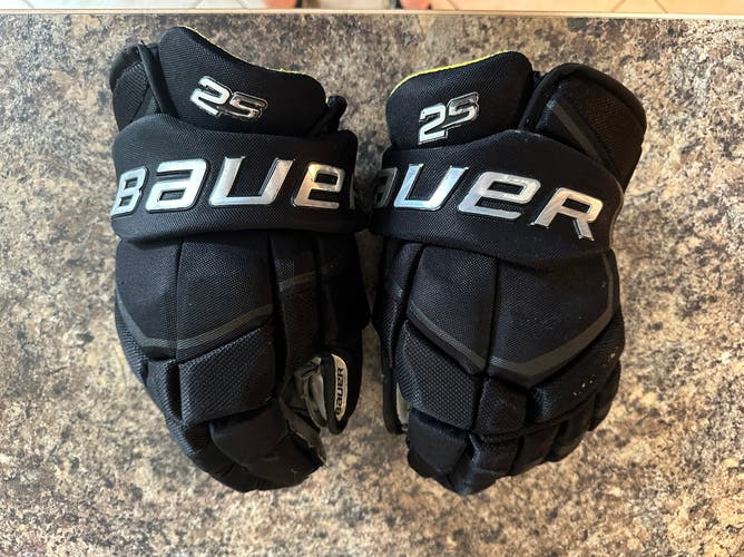 Used Bauer 13" Supreme 2S Gloves