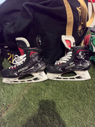 Used Senior Bauer Regular Width  Pro Stock 9 Vapor 1X Hockey Skates