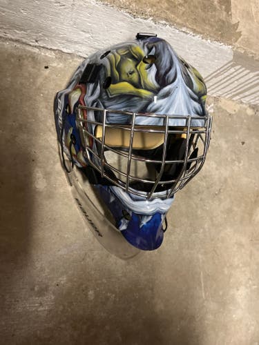 Bauer goalie helmet with dangler