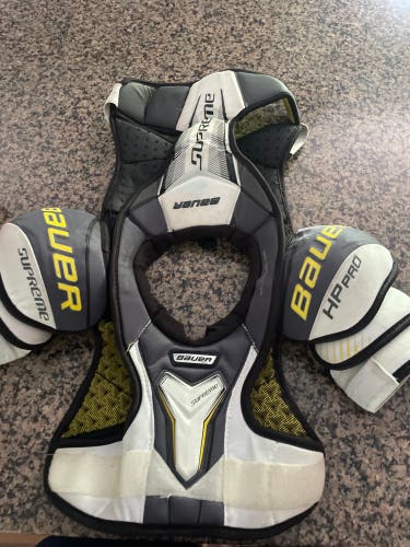Bauer hockey Shoulders Pads