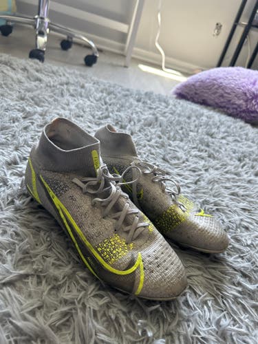 White Used Unisex Nike Mercurial Superfly Cleats