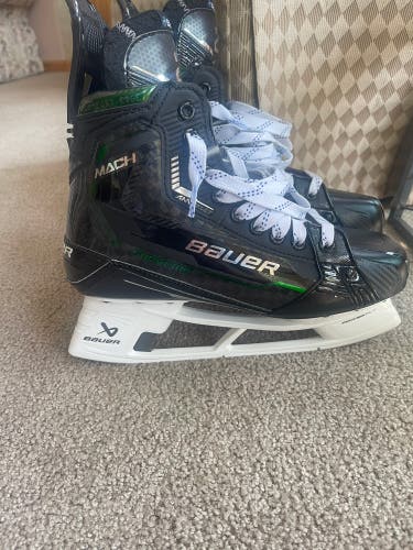 Bauer Mach Pro stock skate (Brand New)
