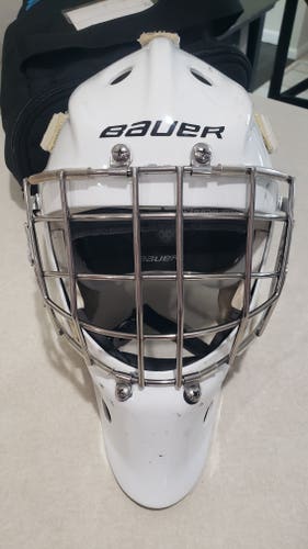 Used Senior Bauer 940 Goalie Mask - Medium