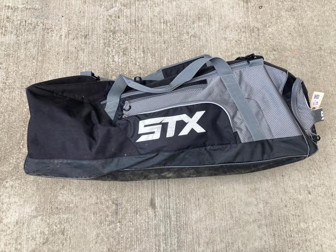 Used STX Challenger Adult Carry Bag