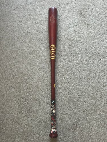 32/29 Red DoveTail Maple Wood Bat
