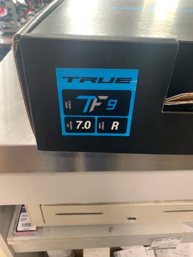 New True Regular Width 7 TF9 Hockey Skates