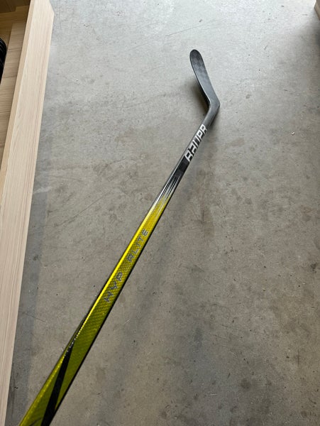 New Senior Bauer Left Hand P28M 82 Flex Pro Stock Vapor Hyperlite 2 Hockey Stick
