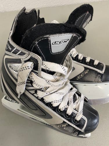 CCM Custom01 junior size 2 skates