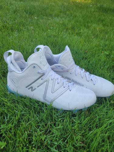 White Used Size 12.5 (Women's 13.5) Adult Men's New Balance High Top Molded Cleats