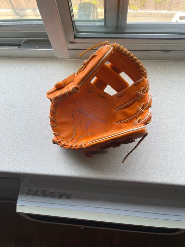 New  Infield 11.25" Signature Series Baseball Glove
