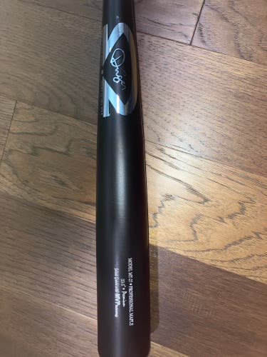 MT27 Dinger Bat 33.5/30.5 Professional Maple
