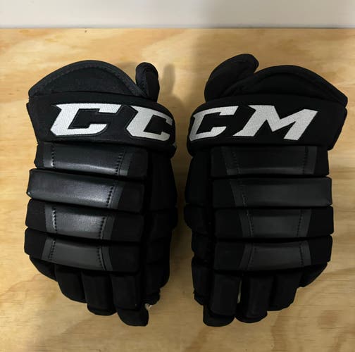 Used ccm hg97 size 14 gloves black