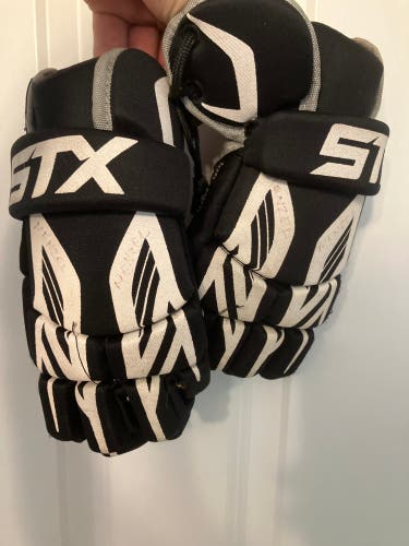 Basically new Stx stinger gloves