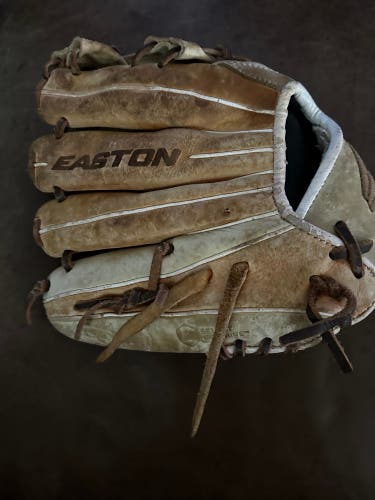 Used  Infield 11" X series Baseball Glove