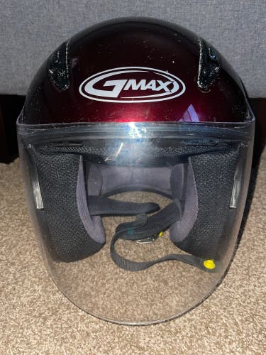G Max Dot 17S FMVSS No. 218 Certified Motorcycle Bike Helmet Mens Adult Small Used.