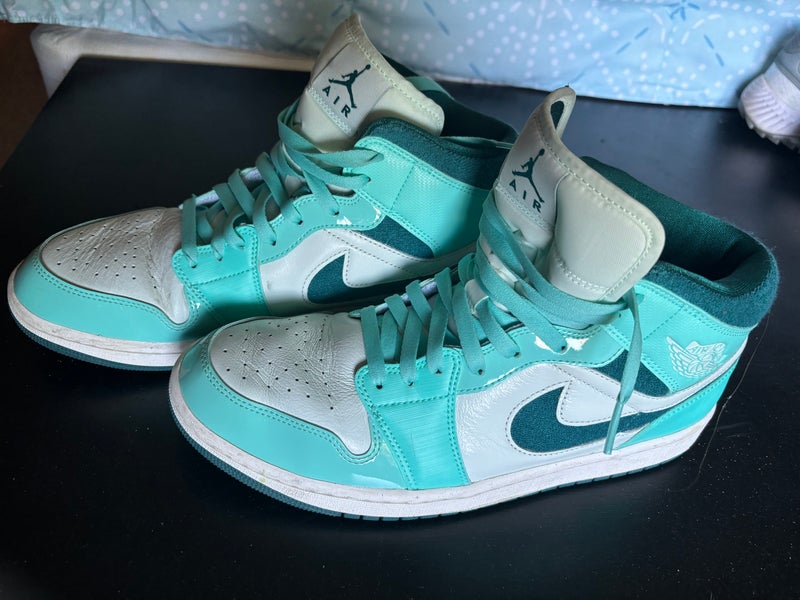Green Used Size 11 (Women's 12) Adult Unisex Air Jordan Shoes