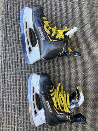 Bauer Supreme s2 hockey skates size 5.5