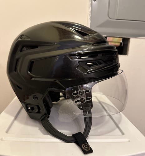 Bauer Re Akt 150 Pro Stock Helmet Black Medium