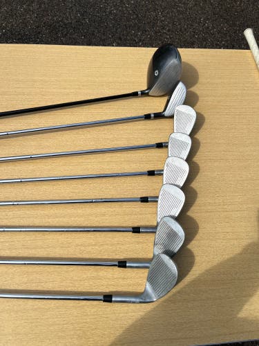 Junior Wilson Golf Set - Left Handed