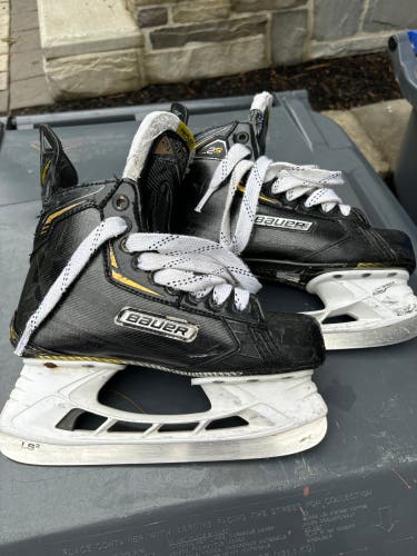 Used Bauer Size 5.5 Supreme 2S Hockey Skates