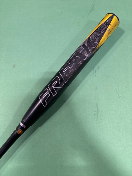 Used Miken Freak Black Slowpitch Bat (-8) Composite 26 oz 34"
