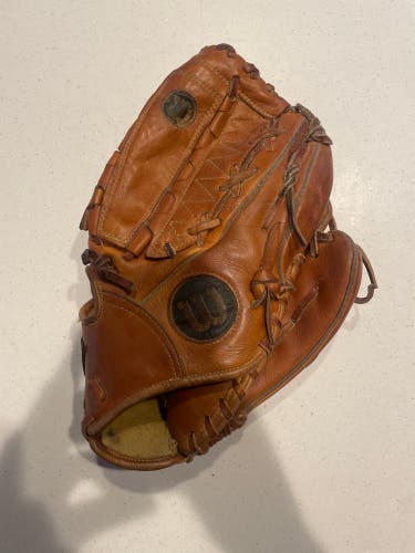 Baseball glove a200