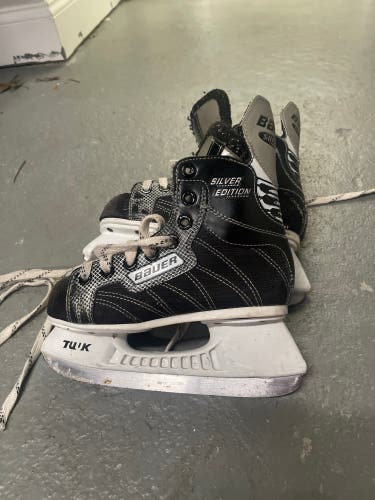 Used Bauer Size 1 Hockey Skates