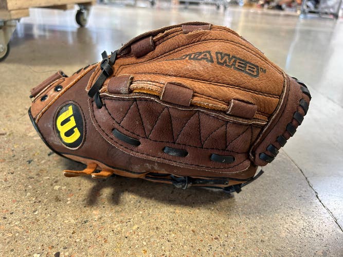 Brown Used Wilson A440 Fastpitch Right Hand Throw Softball Glove 11.5"